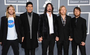Les membres du groupe Foo Fighters. De gauche à droite: Taylor Hawkins, Pat Smear, Dave Grohl, Nate Mendel et Chris Shiflett