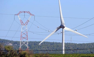 Un éolienne à Lézignan dans les Hautes-Pyrénées, le 16 septembre 2012