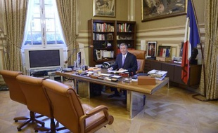 Le député-maire UMP de Levallois-Perret Patrick Balkany, dans son bureau à la mairie en 2013