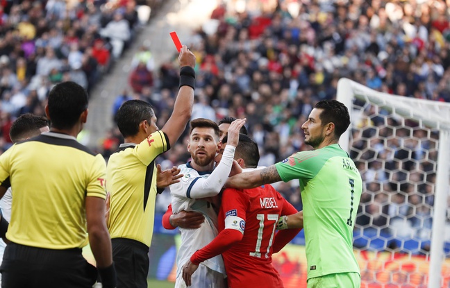 VIDEO. Copa América: «Marre de la corruption, des arbitres»... Contre le Chili, Messi a vu doublement rouge