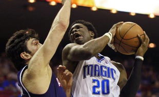 Le basketteur français d'Orlando, Mickaël Pietrus (à dr.), lors d'un match de NBA face à Atlanta, le 4 mai 2010.
