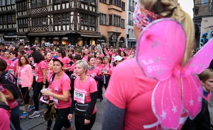 Strasbourg le 9 octobre 2016. La Strasbourgeoise. Course organisée dans le cadre d'une campagne d'information et de sensibilisation contre le cancer du sein.