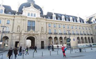 Près de 300 salariés de La Poste travaillent actuellement dans le Palais du commerce.