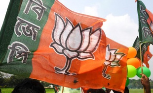Des drapeaux du parti du Premier ministre indien Narendra Modi, le BJP.