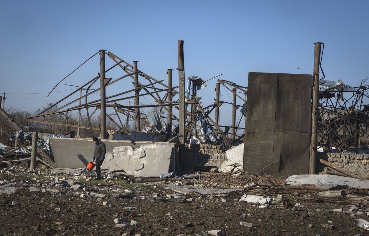 Guerre en Ukraine : Trois morts après un bombardement russe dans la région de Kherson