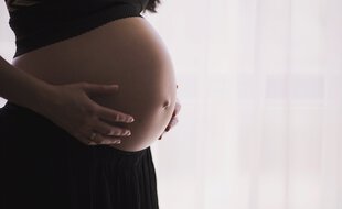 Une femme enceinte (illustration).