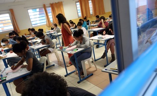 Une salle de classe dans un lycée de Saint-Denis de la Réunion (photo d'illustration).