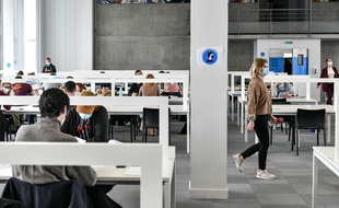 Des étudiants dans une université bordelaise, le 14 janvier 2021.