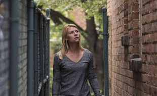 Claire Danes dans la saison 7 de « Homeland ».