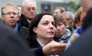 La ministre du Logement Emmanuelle Cosse, le 3 mars 2016 lors d'un déplacement à Rennes.
