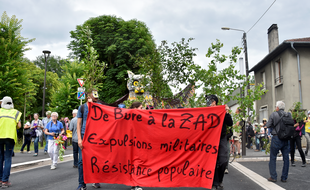 Manifestation le samedi 16 juin 2018 contre le projet d'enfouissement des déchets nucléaires à Bure (Meuse).