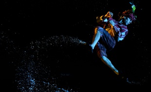 Un danseur lors de la cérémonie d'ouverture du Puy du Fou à Tolède en Espagne, le 30 août 2019.
