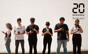 Illustration de jeunes regardant leurs smartphones