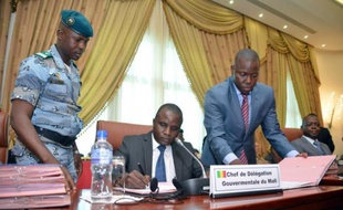 Le premier tour de la présidentielle au Mali aura bien lieu comme prévu le 28 juillet en dépit de doutes exprimés à Bamako sur la possibilité de tenir cette date, a affirmé mardi le ministre malien chargé de l'Intérieur.