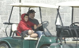 Jett et John Travolta en 2004