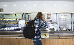 Une cantine scolaire à Sophia Antipolis, le 25 mars 2021.