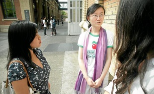 En décrochant leur diplôme à Toulouse, les Chinois espèrent trouver plus facilement du travail dans leur pays.
