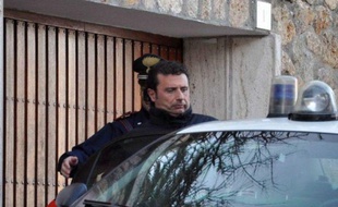 "Il semble que le commandant ait commis des erreurs de jugement qui ont eu de graves conséquences" et que "ses décisions dans la gestion de l'urgence n'aient pas suivi les procédures de Costa Crociere qui sont en ligne avec les standards internationaux", poursuit la compagnie.