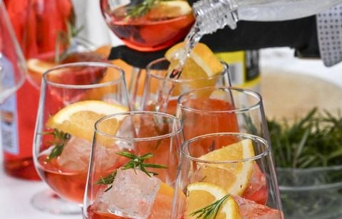 Mojito, Spritz… Qui est le cocktail qui trône en tête des ventes cet été ?
