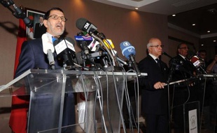 Alger et Rabat ouvrent une nouvelle page de leurs relations, axée sur les échanges économiques et le grand projet d'union maghrébine, tout en avançant à petits pas sur les sujets délicats, après la première visite d'un chef de la diplomatie marocaine en Algérie depuis 2003.