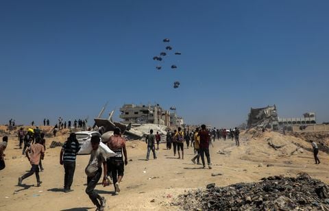Pourquoi le largage humanitaire par le ciel à Gaza est « une mascarade » ?
