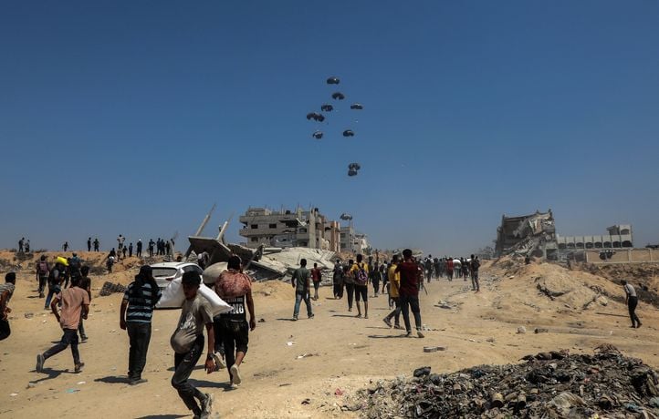 Pourquoi le largage humanitaire par le ciel à Gaza est « une mascarade » ?