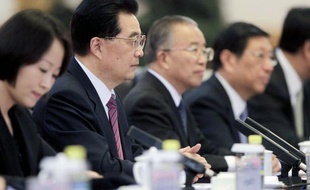 Le président chinois Hu Jintao a annoncé jeudi que son pays allait doubler ses crédits au continent africain, pour un total de 20 milliards de dollars, afin de soutenir les infrastructures, l'agriculture, l'industrie manufacturière et le développement des PME.