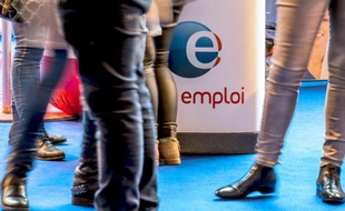 Le nombre de demandeurs d'emploi sans aucune activité a reculé de 60.000 en mars (-1,7% par rapport à février) pour s'établir à 3,53 millions en France métropolitaine, selon le ministère du Travail