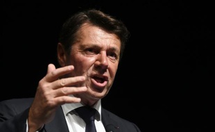 Le député-maire LR de Nice Christian Estrosi le 9 octobre 2015 à Marseille