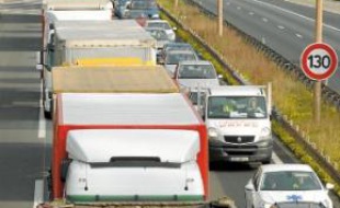 Embouteillage sur l'autoroute A 35.