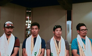 Les quatre grimpeurs népalais vont tenter de monter au sommet de l'Everest en hiver en seulement cinq jours. Halung Dorchi Sherpa, Pasang Nurbu Sherpa, Ming Temba Sherpa et leur leader Tashi Lakpa Sherpa le 24 février 2020.