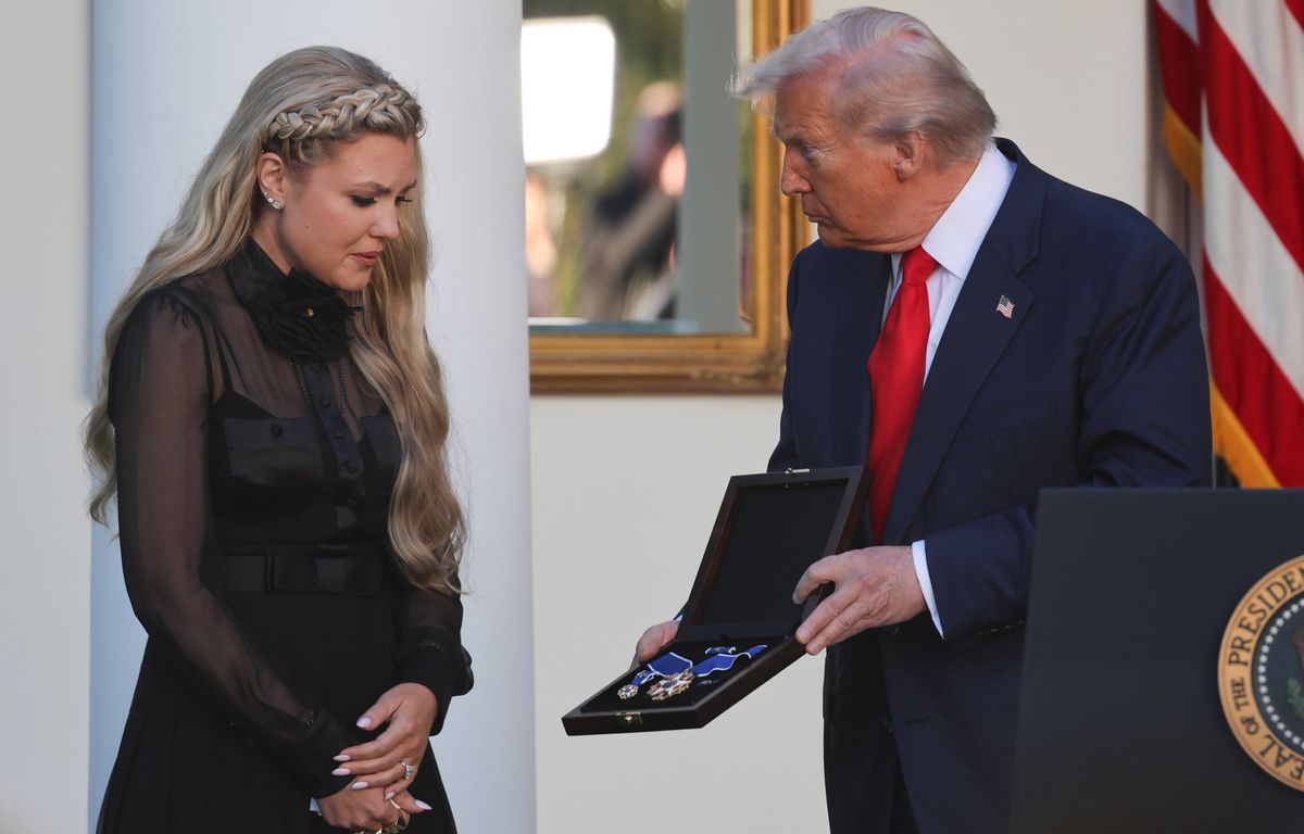 Etats-Unis : Trump décore à titre posthume l’influenceur assassiné Charlie Kirk image
