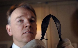Un appareil utilisé au 18e siècle pour la castration des chanteurs d'opéra est exposé au Handel House Museum de Londres.