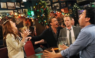 Noël entre copains, ici, dans la série «How I met Your Mother».
