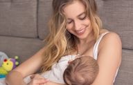 Comment augmenter sa production de lait maternel : astuces naturelles et efficaces