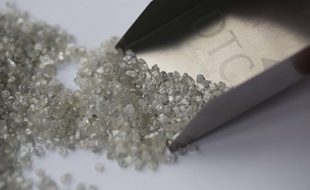 Des diamants bruts (illustration).