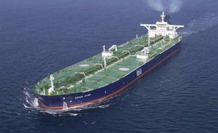 Le superpétrolier saoudien capturé pendant le week-end par des pirates somaliens était ancré mardi au large du port somalien de Harardere, au nord de Mogadiscio, a déclaré à l'AFP un haut-responsable de la région du Puntland (nord de la Somalie).
