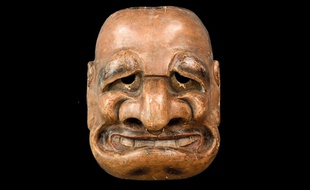 Masque japonais du XVIIIe siècle, représentant un personnage du théâtre kyogen