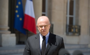 Le ministre de l'Intérieur Bernard Cazeneuve devant l'Elysée, le 27 juin 2015.
