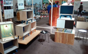 Les meubles "design" étaient en bonne place au salon Emmaüs qui avait lieu le dimanche 25 juin 2017.
