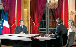 Nicolas Sarkozy plaide pour une baisse du coût du travail pour garder les usines en France.