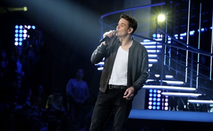 Manu Galure, lors du premier prime de la Nouvelle Star 2016