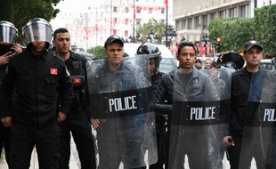 Plus de 200 personnes ont été arrêtées et des dizaines blessées lors de heurts dans plusieurs villes en Tunisie.