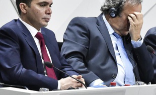 Le prince jordanien Ali bin al Hussein et le président de l'UEFA Michel Platini le 29 juillet 2015 à Zurich