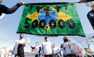 Manifestation à Brasilia le 19 juin 2021 pour protester contre la gestion de la crise sanitaire par le président du Brésil Jair Bolsonaro.