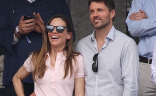 Hillary Swank et Philip Schneider à Roland Garros le 10 juin 2018.