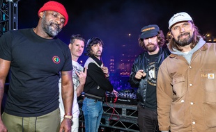 Idris Elba, Gary Richards (Destructo), Xavier de Rosnay et Gaspard Augé (Justice) et Pedro Winter (Busy P) au festival AMF, à Los Angeles, le 19 octobre 2019.