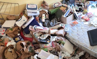 Il au fallu deux jours pour nettoyer l'appartement.