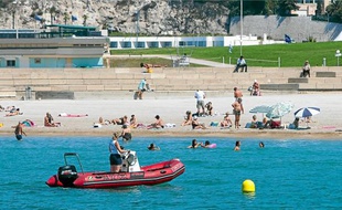 Malgré une météo mauvaise en juillet, les plages de Marseille ont connu une fréquentation en hausse cette année.