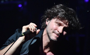 Bertrand Cantat en concert à La Rochelle, en mars 2018.